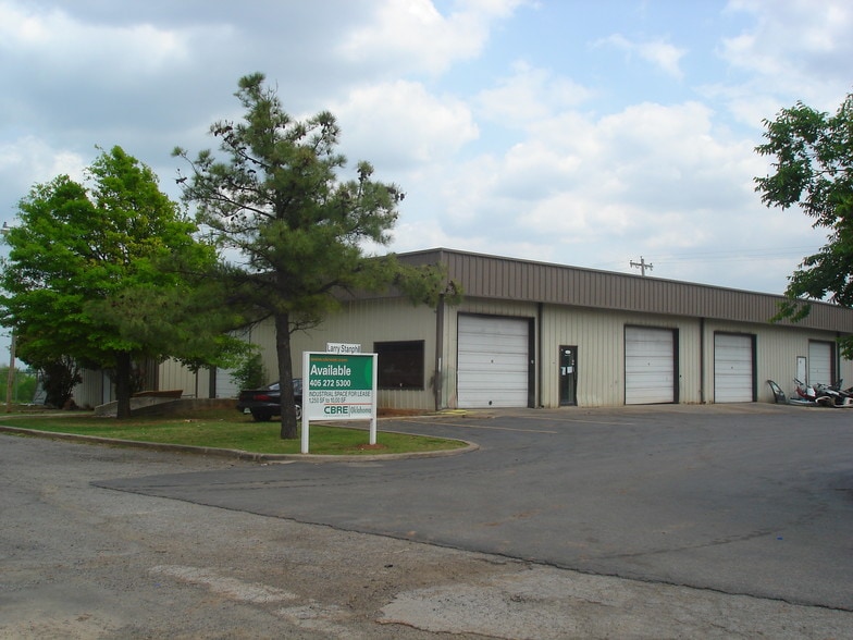 1008 NW 82nd St, Oklahoma City, OK for lease - Building Photo - Image 3 of 9