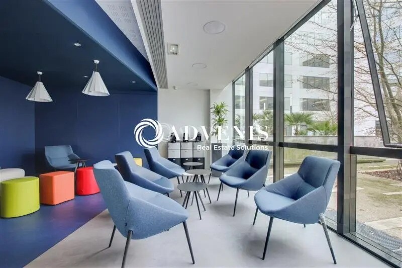 Office in Noisy-le-Grand for lease - Building Photo - Image 3 of 10