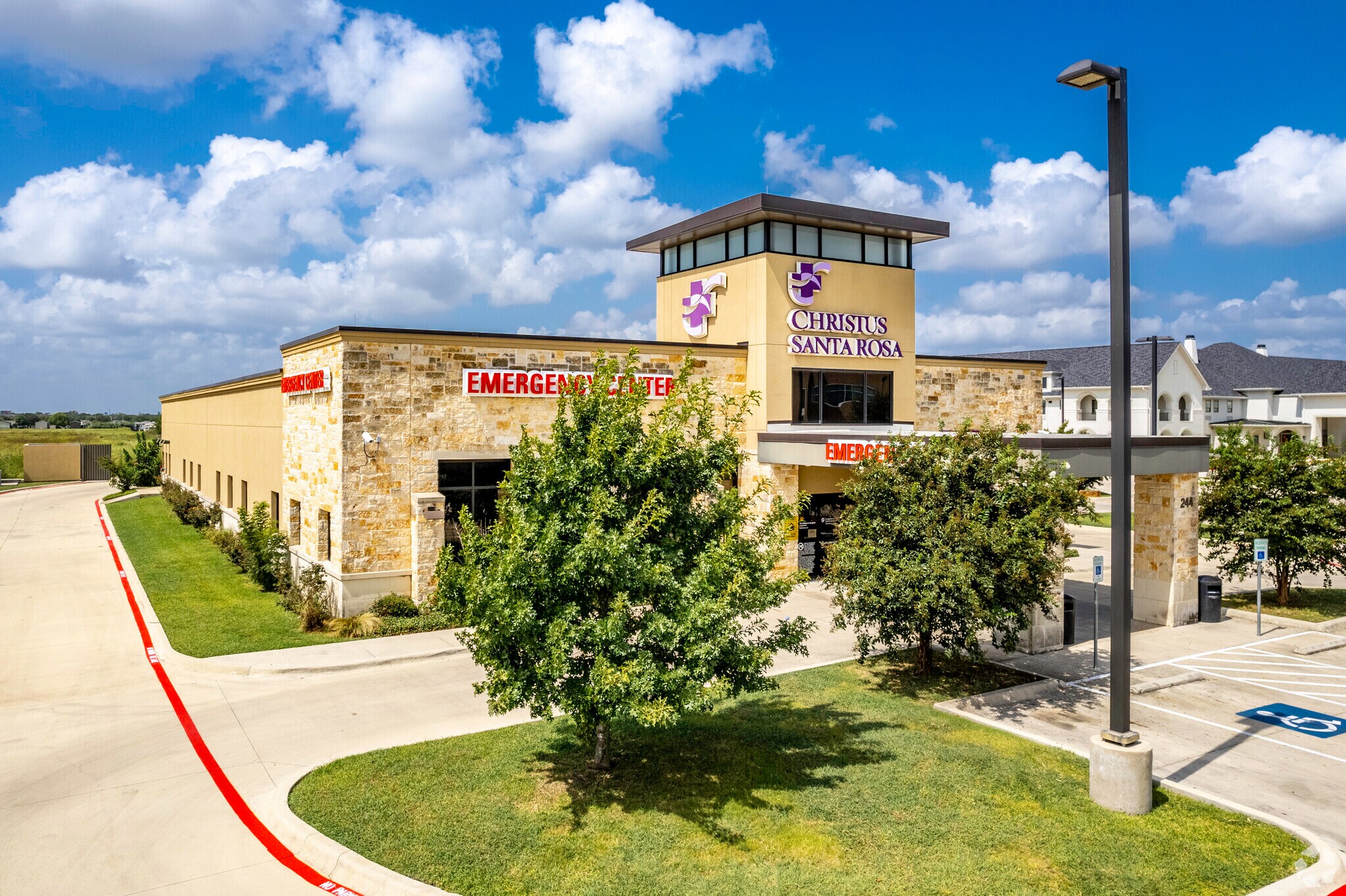 244 Creekside Crossing, New Braunfels, TX for sale Primary Photo- Image 1 of 1