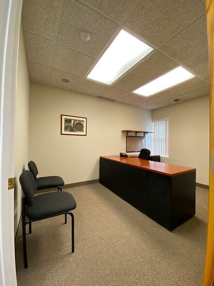 2500 Nesconset Hwy, Stony Brook, NY for lease - Interior Photo - Image 2 of 6