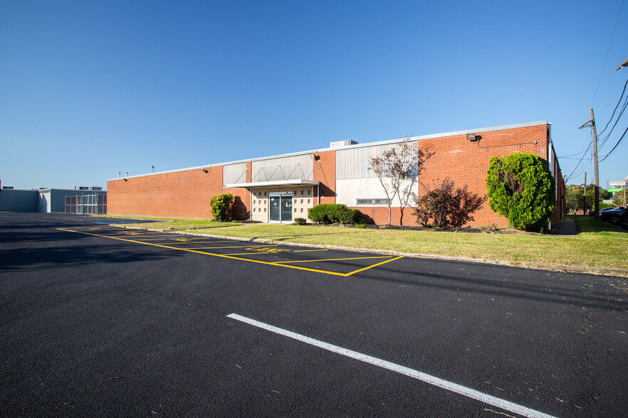 7101 Airport Hwy, Pennsauken, NJ for lease - Building Photo - Image 1 of 3