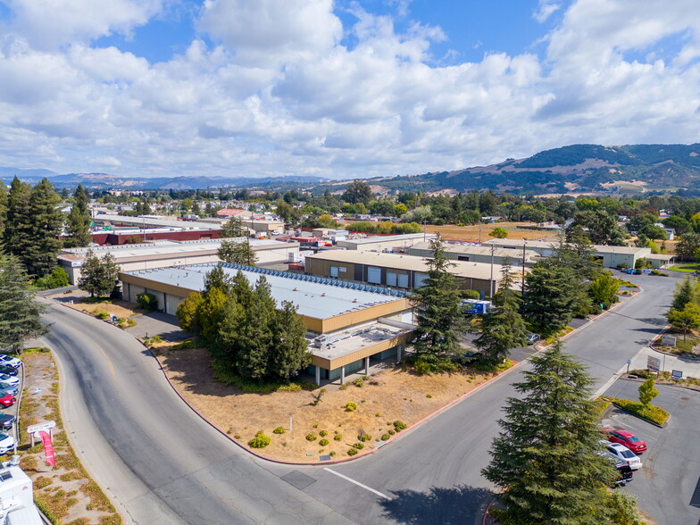 285 Sutton Pl, Santa Rosa, CA for lease - Building Photo - Image 2 of 5