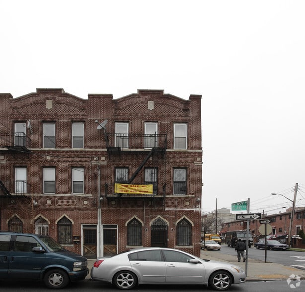 665 Blake Ave, Brooklyn, NY 11207