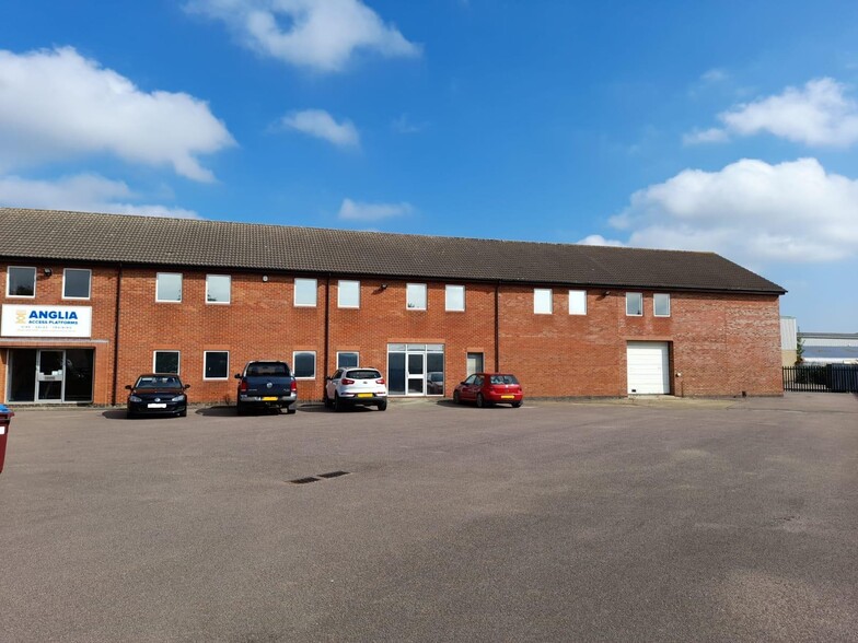 Cherrycourt Way, Leighton Buzzard for sale - Building Photo - Image 1 of 1