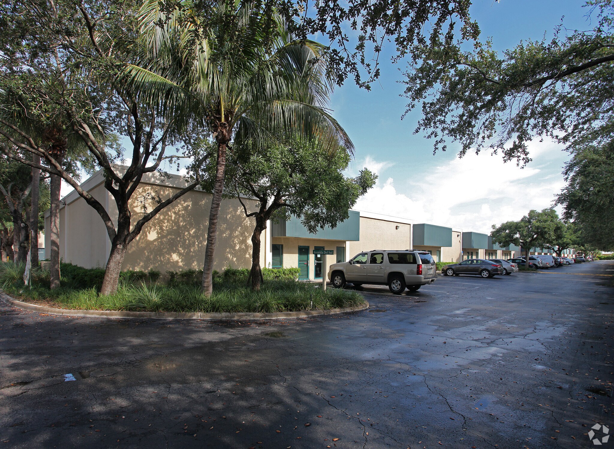 1701-1759 Avenida Del Sol, Boca Raton, FL for sale Primary Photo- Image 1 of 1