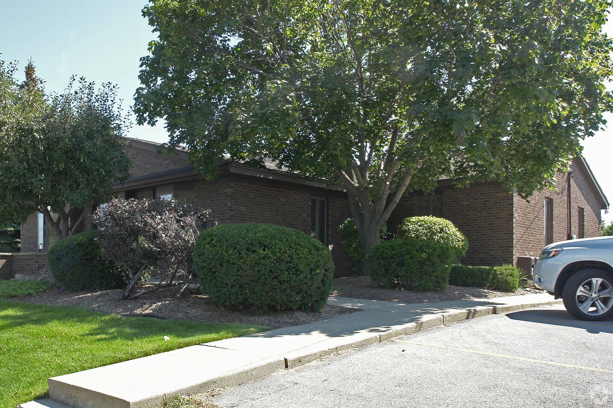 2010 44th St SE, Grand Rapids, MI for sale Primary Photo- Image 1 of 1