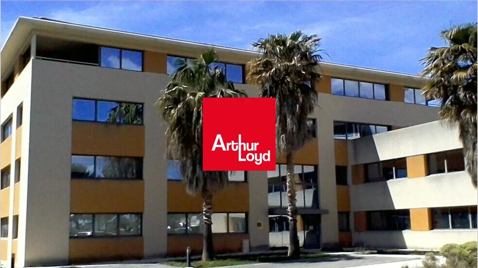 515 Avenue De La Tramontane, La Ciotat for sale - Building Photo - Image 1 of 5