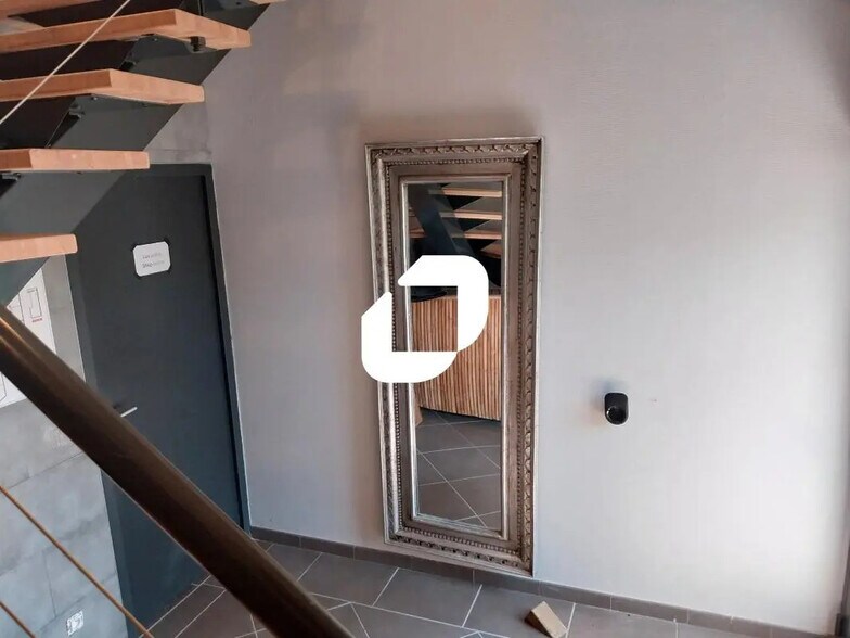 Office in Veurey-Voroize for lease - Interior Photo - Image 2 of 17