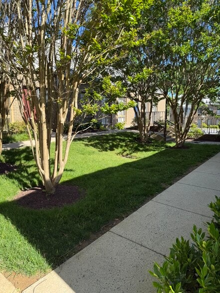 6183 Executive Blvd, North Bethesda, MD for lease - Building Photo - Image 3 of 3