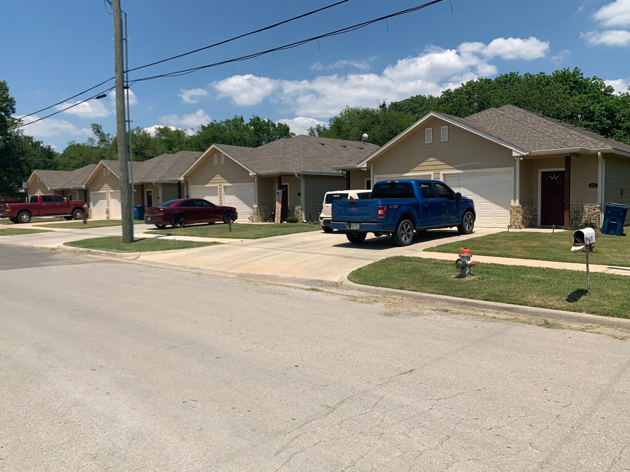 815 S Wilson St, Kaufman, TX 75142