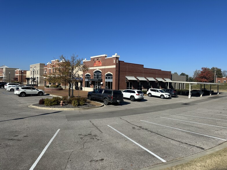 8100 Macon Station Dr, Cordova, TN for lease - Building Photo - Image 1 of 10