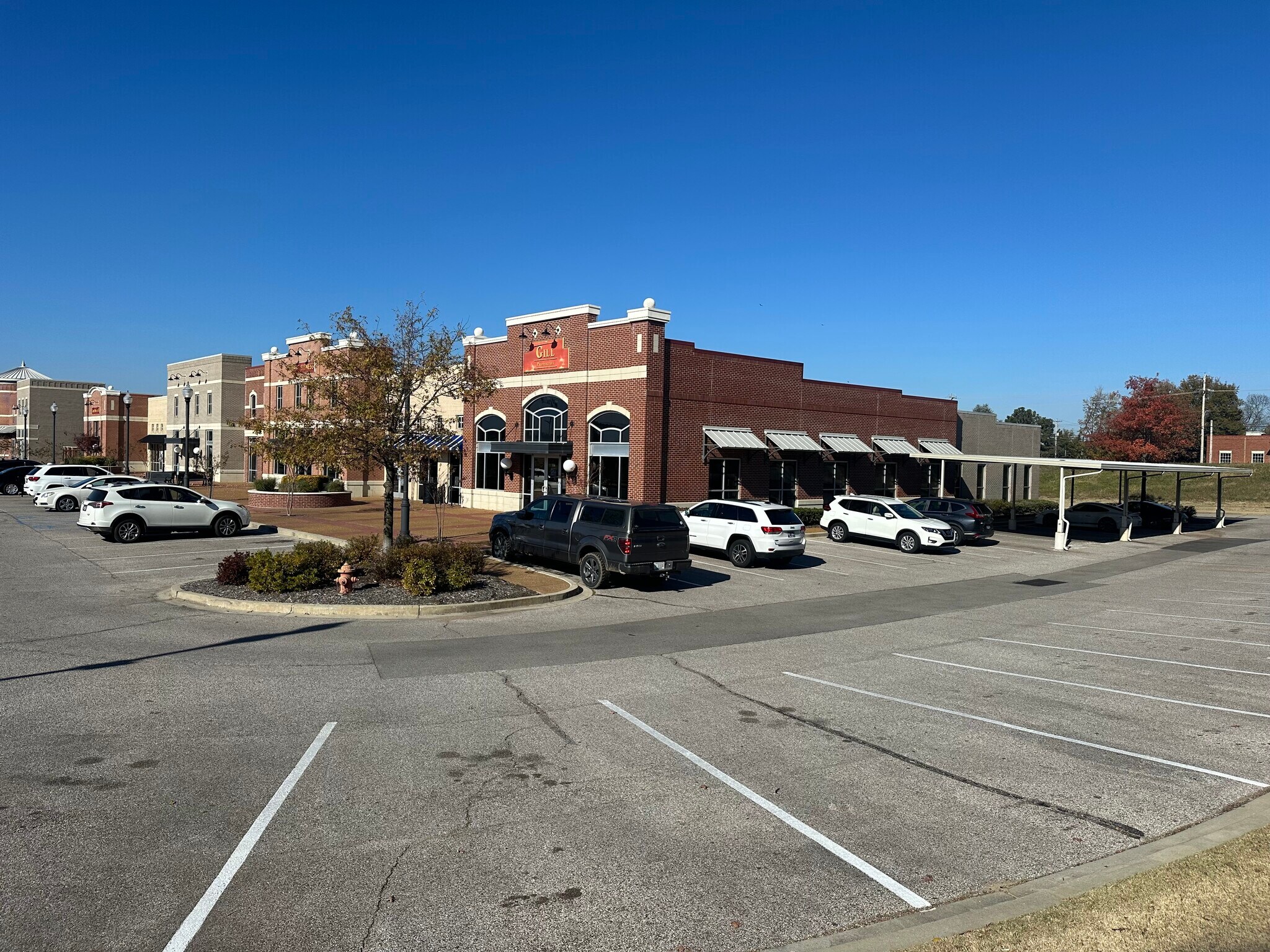 8100 Macon Station Dr, Cordova, TN for lease Building Photo- Image 1 of 11