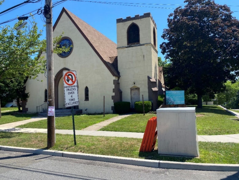 340 Bogert Rd, River Edge, NJ for sale - Building Photo - Image 2 of 16