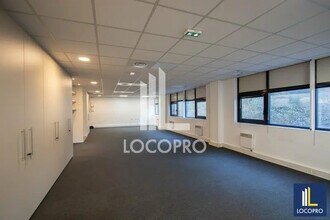 Office in Aix-en-Provence for lease Interior Photo- Image 2 of 4
