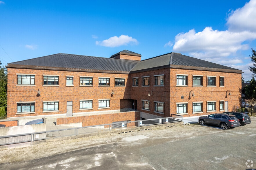 911 N 145th St, Seattle, WA for sale - Primary Photo - Image 1 of 9