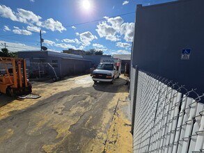 1128 N Federal Hwy, Hollywood, FL for lease Interior Photo- Image 2 of 9