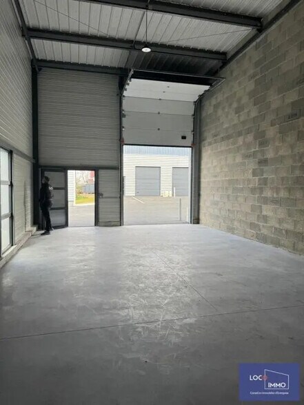 Flex in Bassens for sale - Interior Photo - Image 3 of 9
