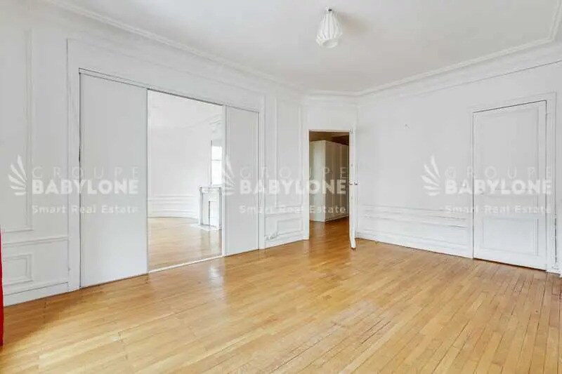 Office in Paris for lease Interior Photo- Image 1 of 6