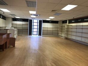 7 Market Pl, Spalding for lease Interior Photo- Image 2 of 3
