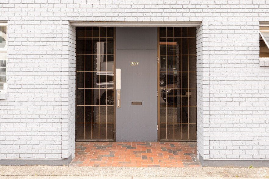 217 W 6th Ave, Vancouver, BC for lease - Building Photo - Image 3 of 6