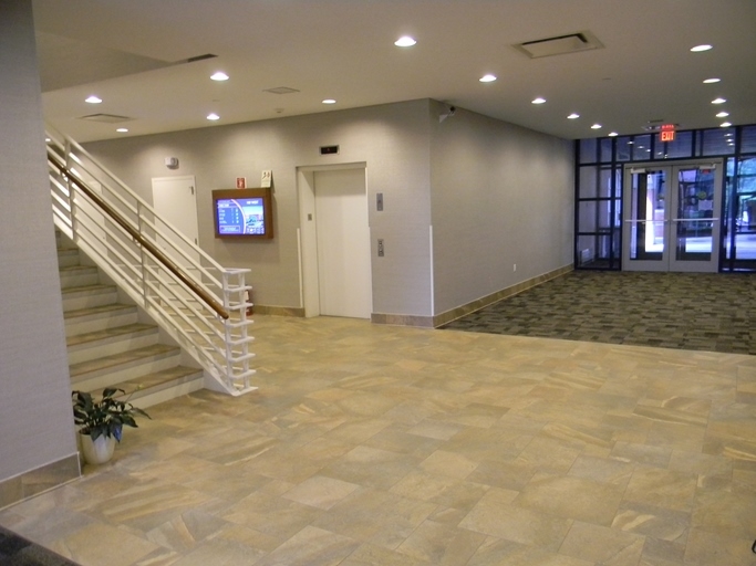 100 West St, Pittsfield, MA for lease - Lobby - Image 3 of 7