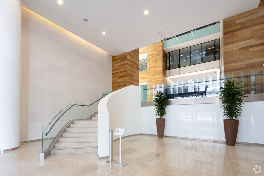 1 Snow Hill Queensway, Birmingham for lease - Interior Photo - Image 2 of 9