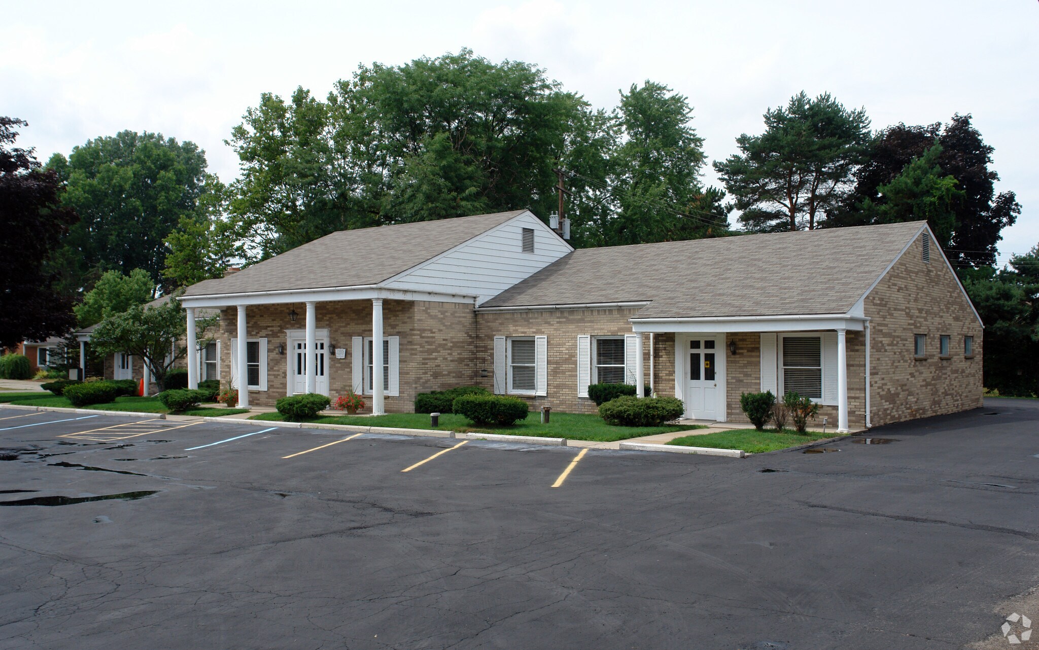2335 S Commerce Rd, Walled Lake, MI for sale Building Photo- Image 1 of 1