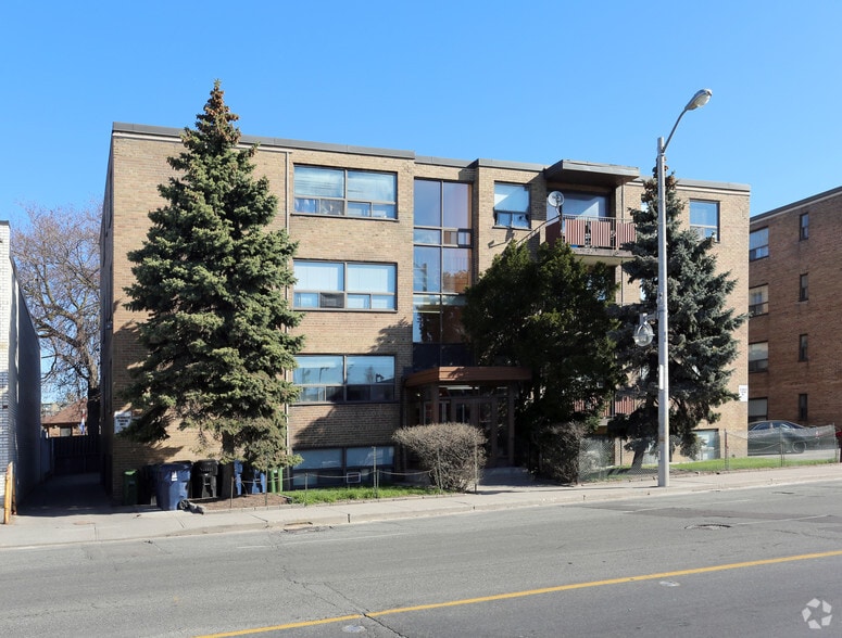 1500 Eglinton Ave W, Toronto, ON for sale - Primary Photo - Image 1 of 2