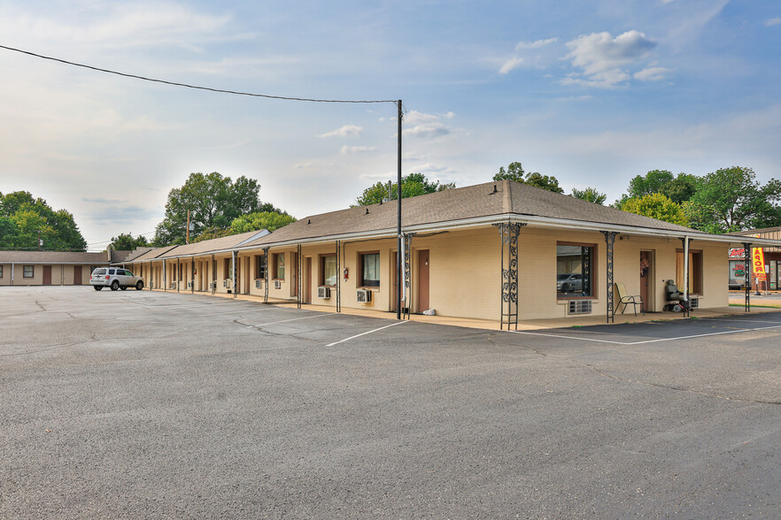 551 Elm St, Martin, TN for sale - Building Photo - Image 3 of 4