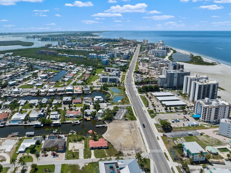 6555 Estero Blvd, Fort Myers, FL for sale - Aerial - Image 3 of 17
