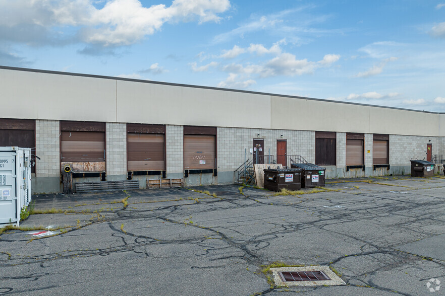 111 Roberts St, East Hartford, CT for lease - Building Photo - Image 2 of 11