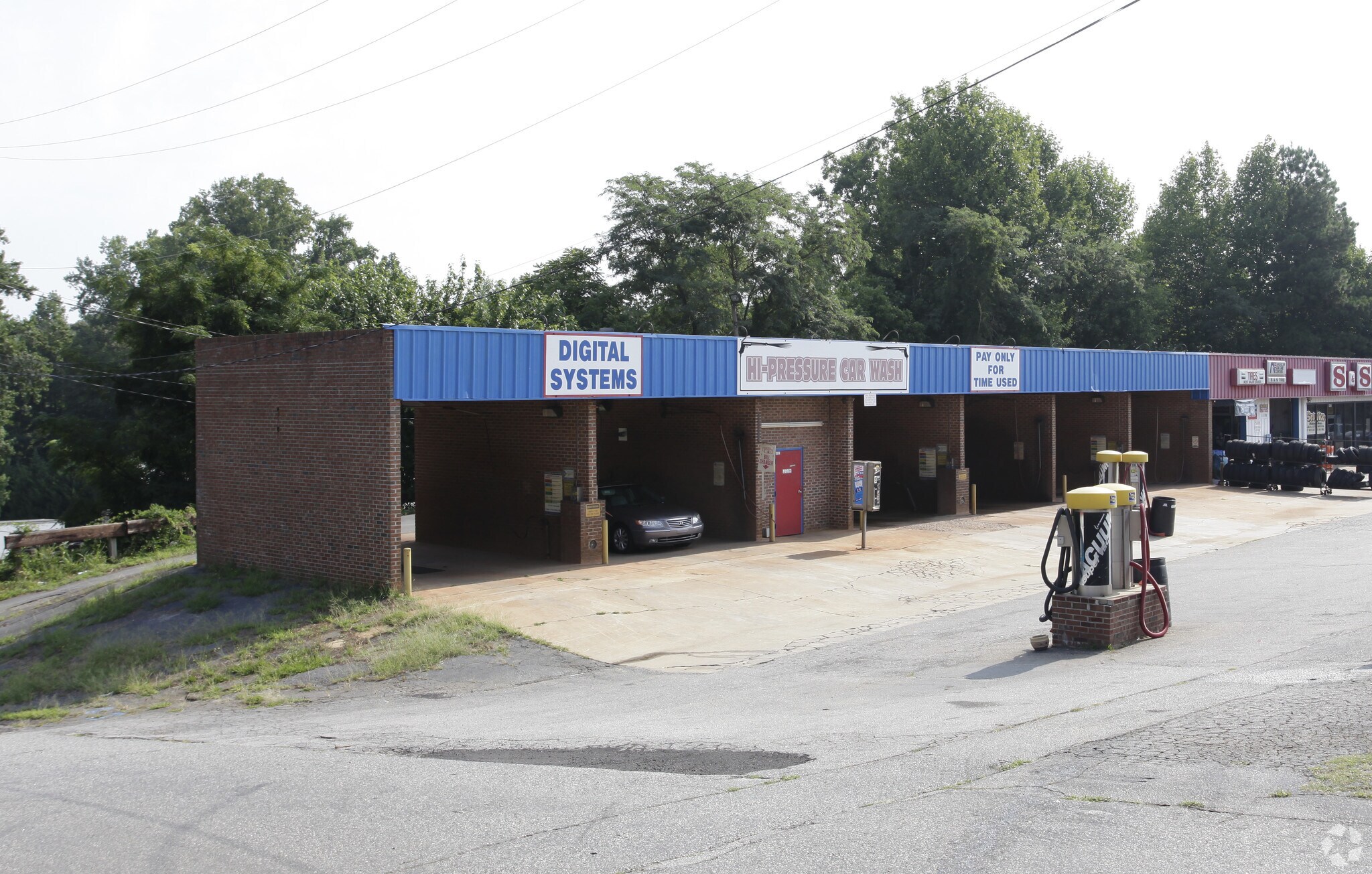 14732 E Wade Hampton Blvd, Greer, SC for sale Primary Photo- Image 1 of 1