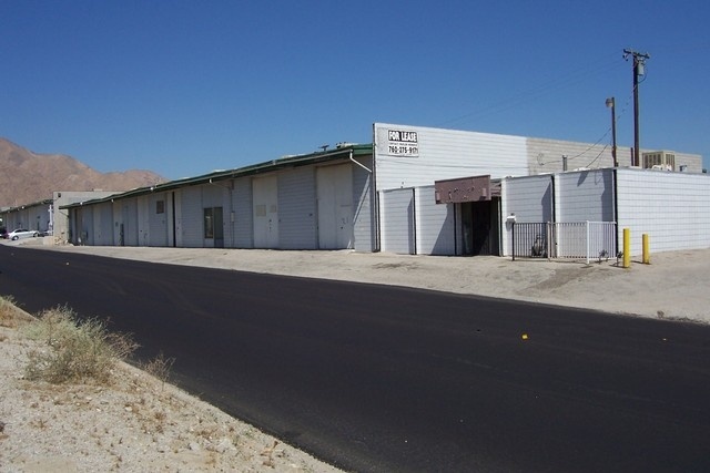 188-290 W San Rafael Dr, Palm Springs, CA for lease - Building Photo - Image 3 of 9