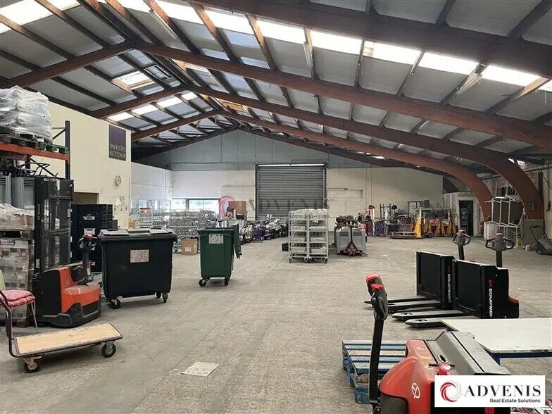 Flex in Gradignan for lease - Interior Photo - Image 3 of 7