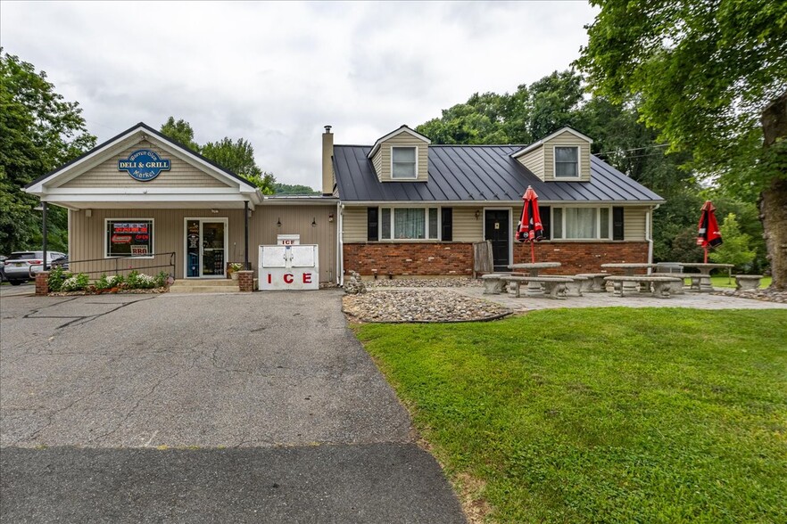 615 County Road 627, Bloomsbury, NJ for sale - Primary Photo - Image 1 of 49