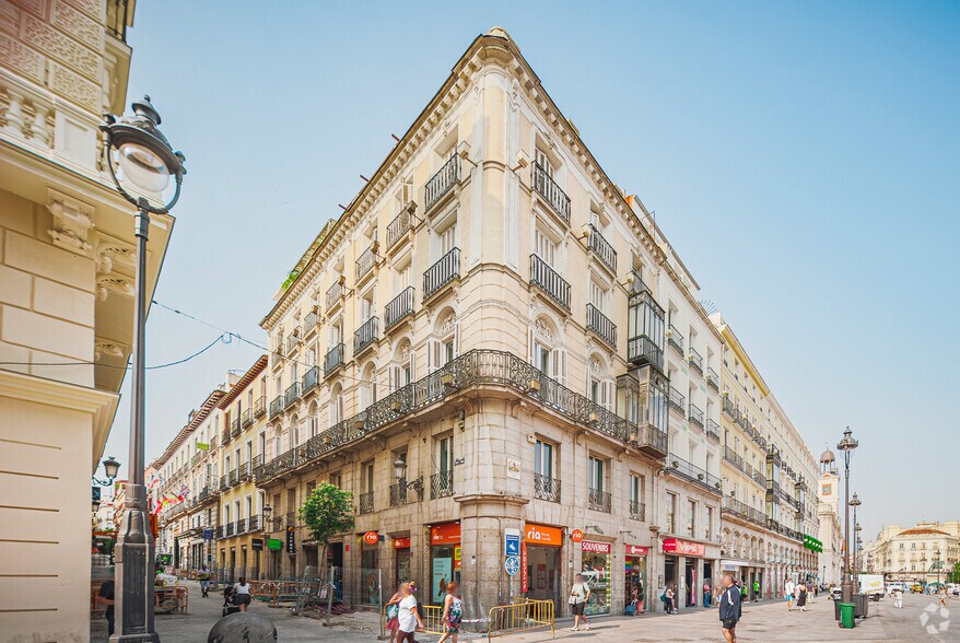 Multifamily in Madrid, Madrid for sale - Primary Photo - Image 1 of 1