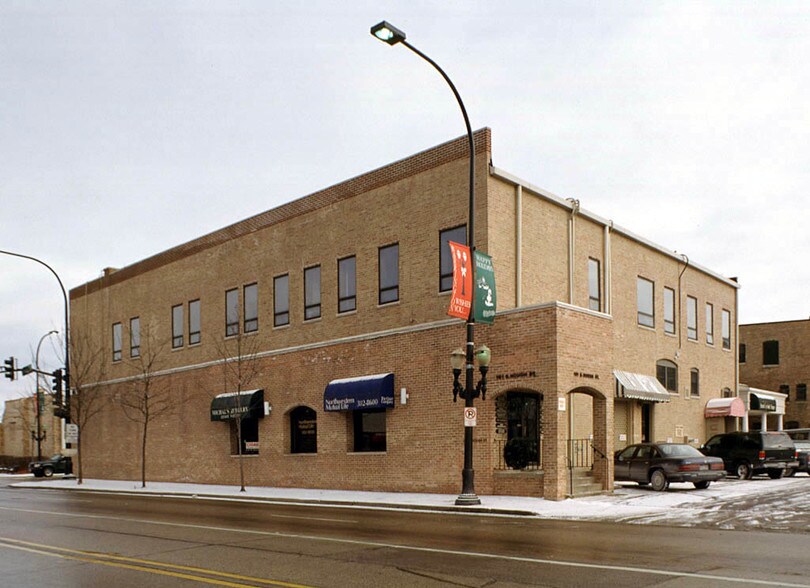 101 S Hough St, Barrington, IL for sale - Primary Photo - Image 1 of 1