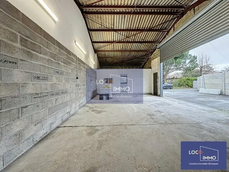 Flex in Martignas-sur-Jalle for lease - Interior Photo - Image 3 of 3