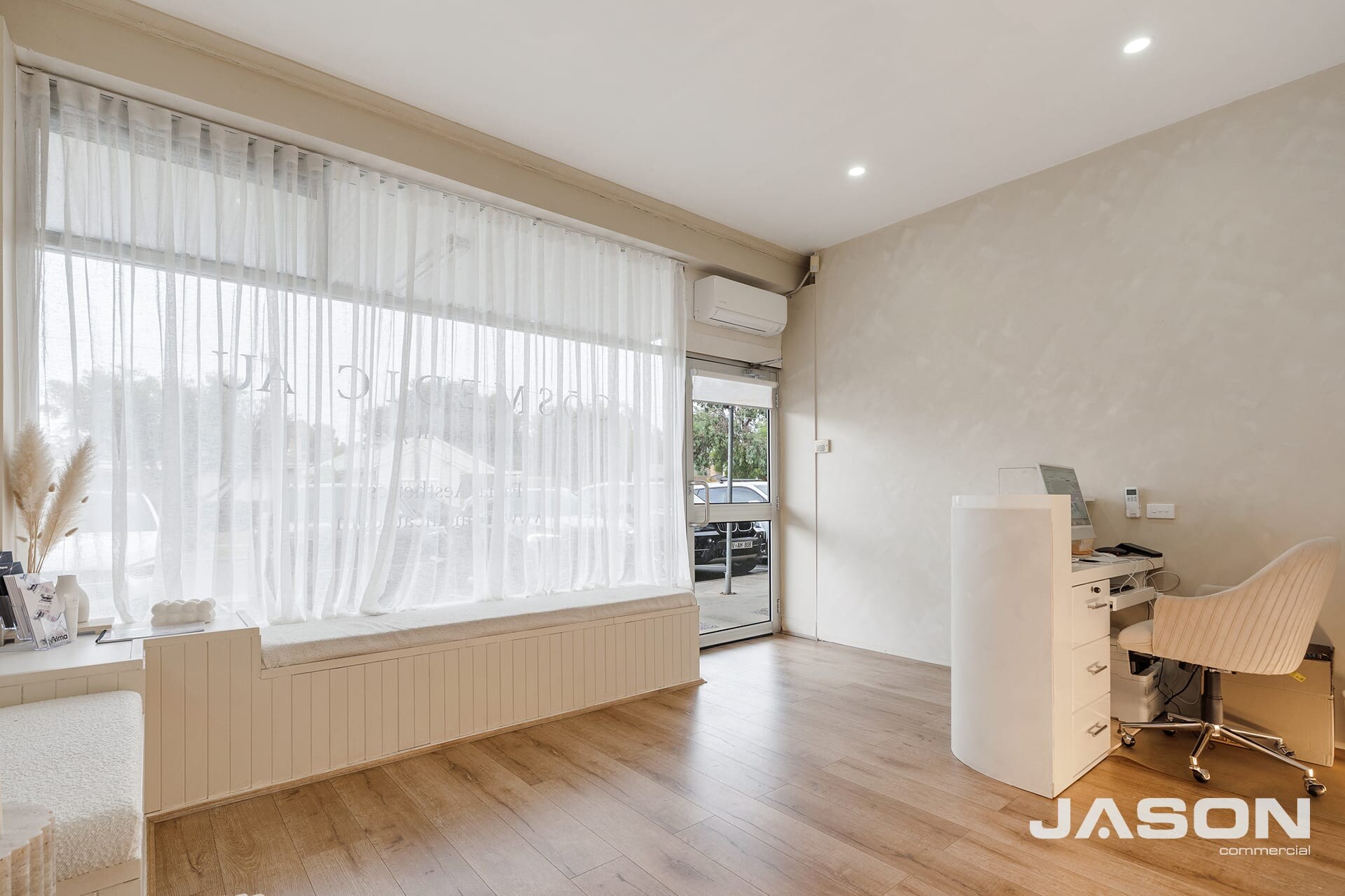 86 Winifred St, Oak Park for lease Interior Photo- Image 1 of 5