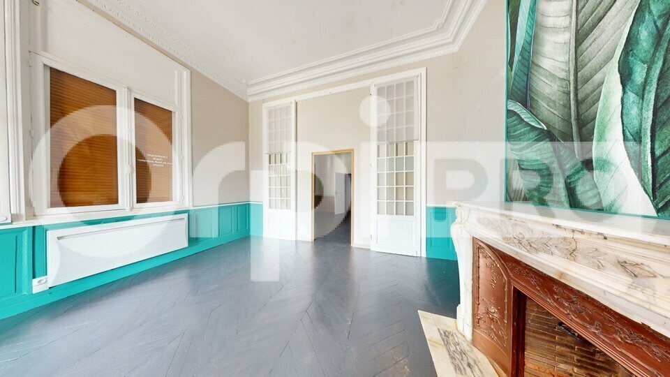 Flex in Arras for lease - Interior Photo - Image 1 of 12