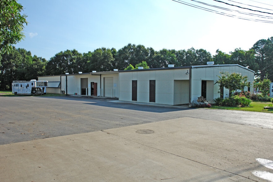 121 E Gloria Switch Rd, Lafayette, LA 70507