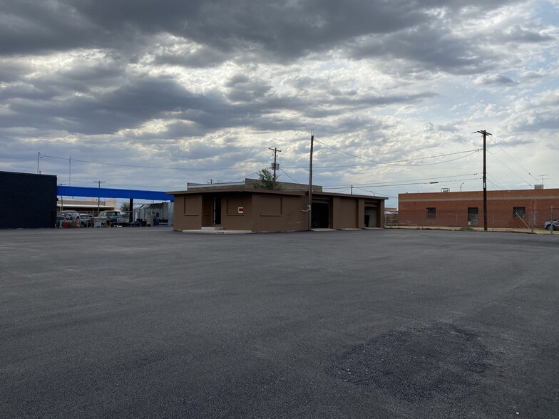 500 E 3rd St, Odessa, TX for lease - Building Photo - Image 1 of 13