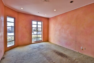 416 N Bedford Dr, Beverly Hills, CA for lease Interior Photo- Image 2 of 3