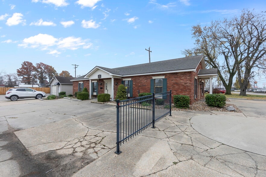 816 Linn St, Sikeston, MO for lease - Building Photo - Image 2 of 4