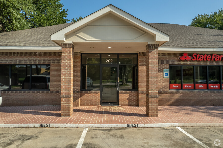 202 W Sandy Lake Rd, Coppell, TX for lease - Building Photo - Image 2 of 13