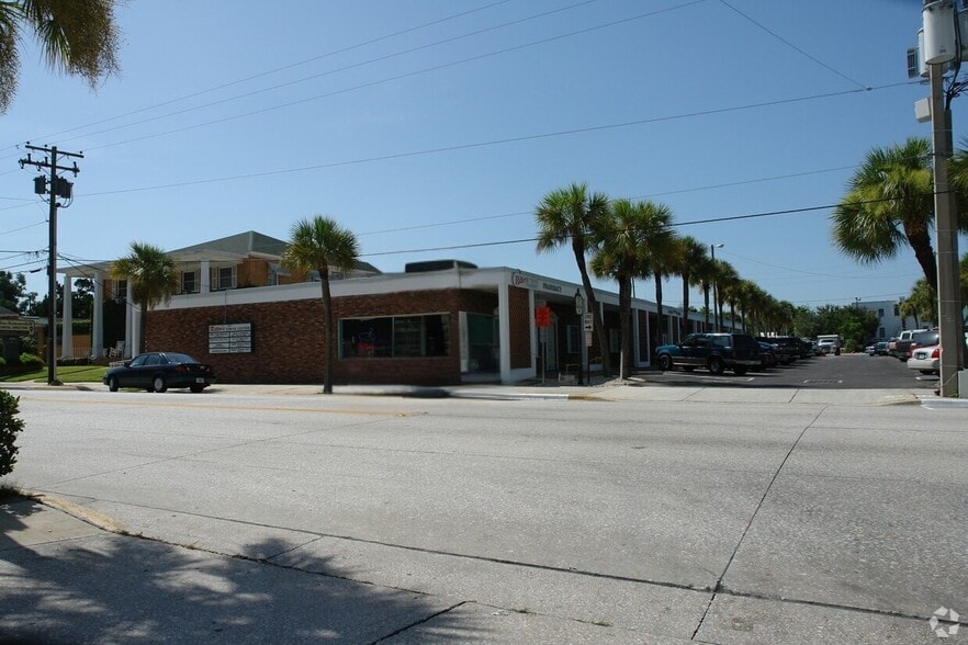120 E New York Ave, Deland, FL for lease - Building Photo - Image 1 of 18