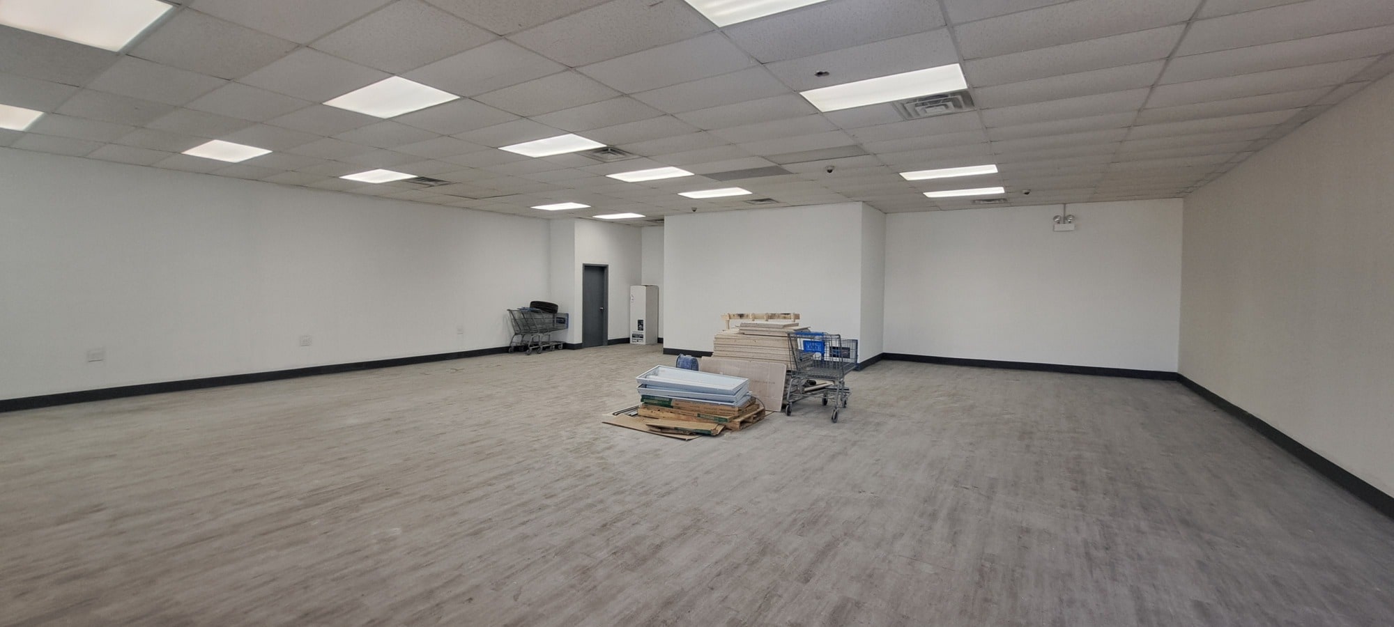 4435 W Grand Ave, Chicago, IL for lease Interior Photo- Image 1 of 2