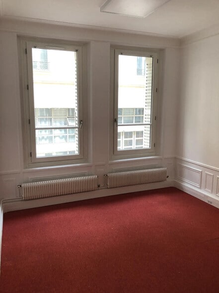 9 Rue Sainte-Anne, Paris for sale - Interior Photo - Image 1 of 1