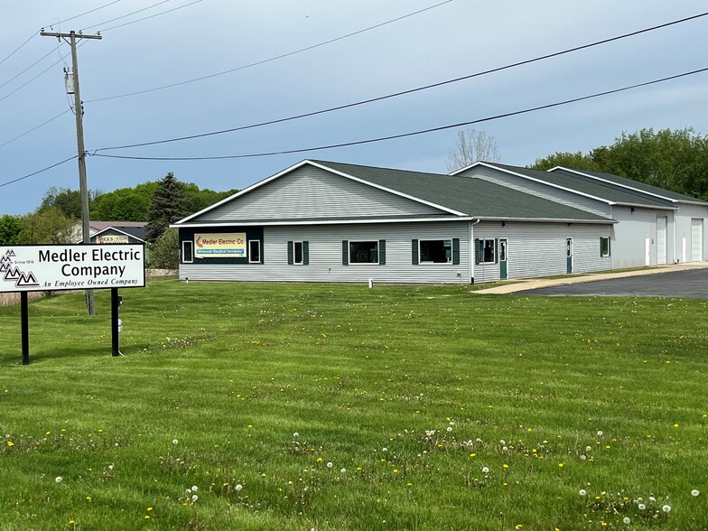 1643 Imlay City Rd, Lapeer, MI for sale - Building Photo - Image 1 of 3