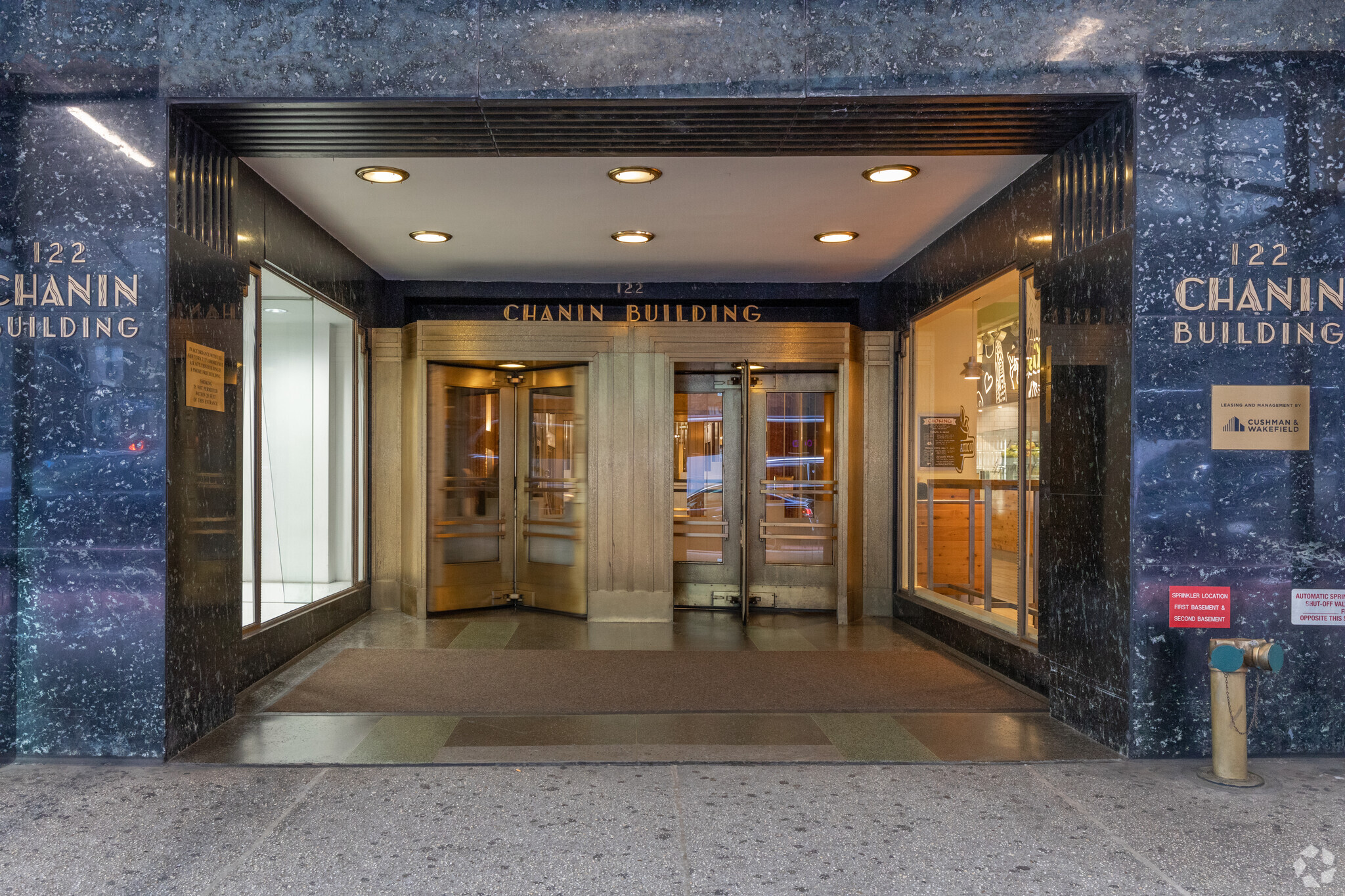 122 E 42nd St, New York, NY 10168 - The Chanin Building | LoopNet